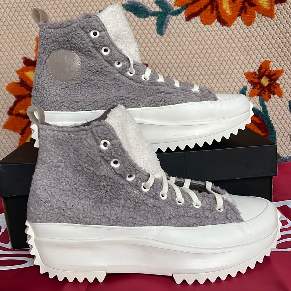 Converse 172202C
RUN STAR HIKE HI
VAPOR MAUVENECHETNIOLET ORE
Men’s platforms - Picture 1 of 16